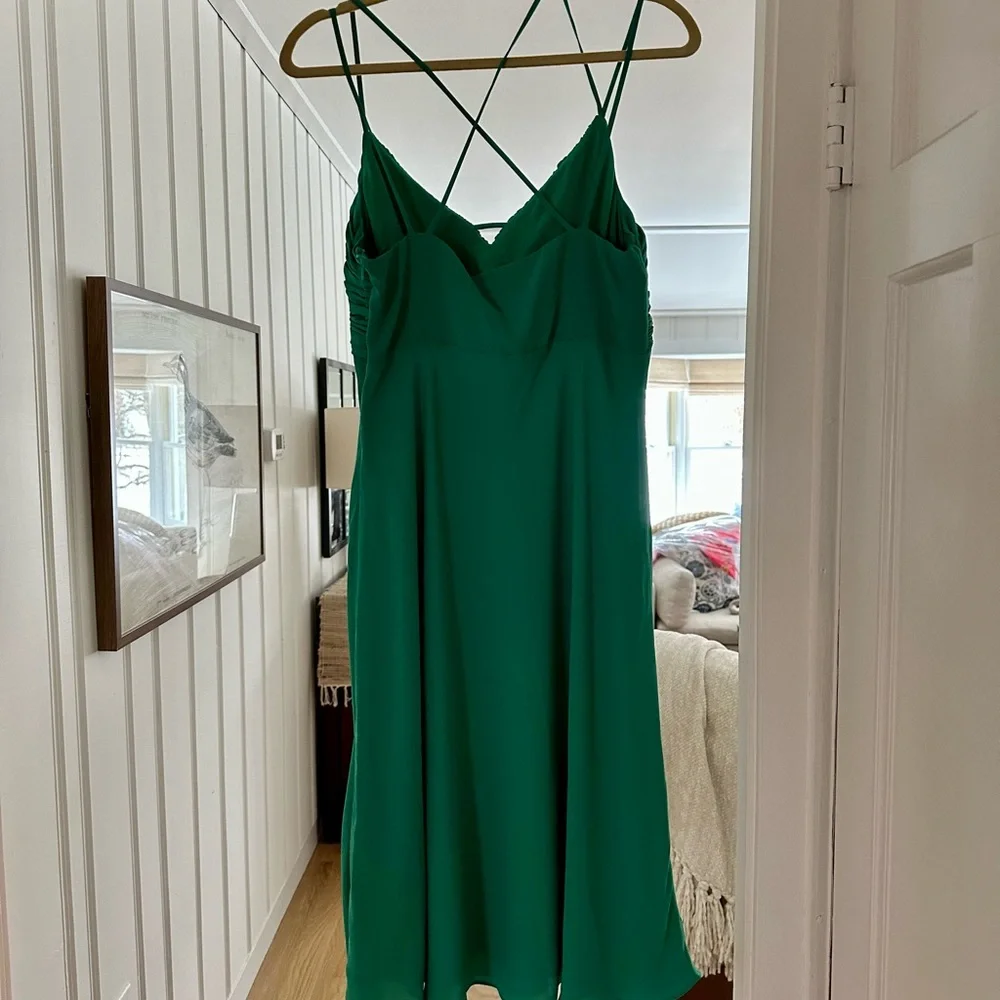 Elegant Green Strappy Dress - Picture 2 of 5